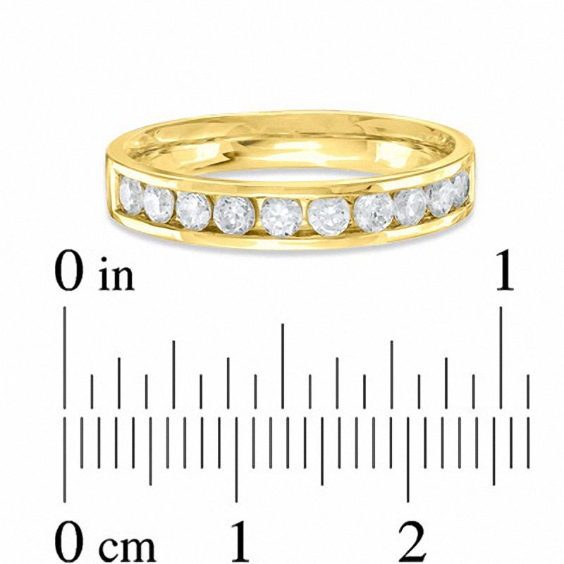 1/2 CT. T.W. Certified Canadian Diamond Anniversary Band in 14K Gold (I/I1)