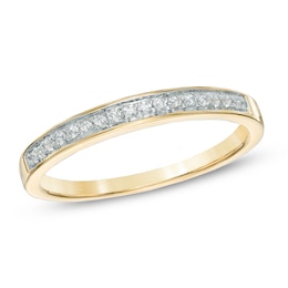 1/10 CT. T.W. Diamond Wedding Band in 10K Gold