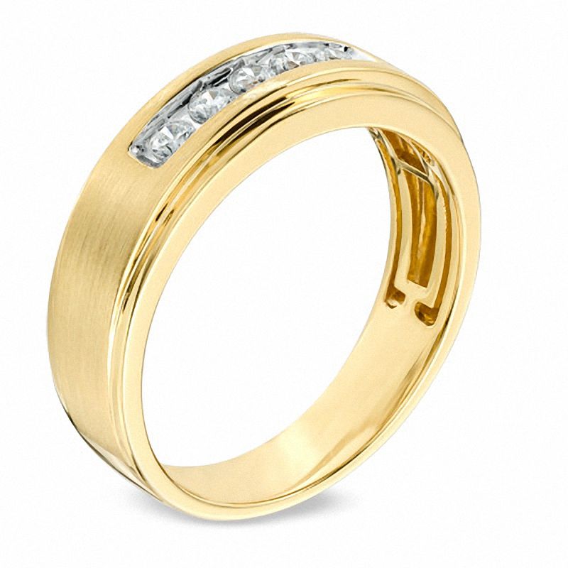 Men's 1/4 CT. T.W. Diamond Five Stone Ring in 14K Gold