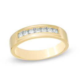 1/4 CT. T.W. Diamond Wedding Band in 10K Gold