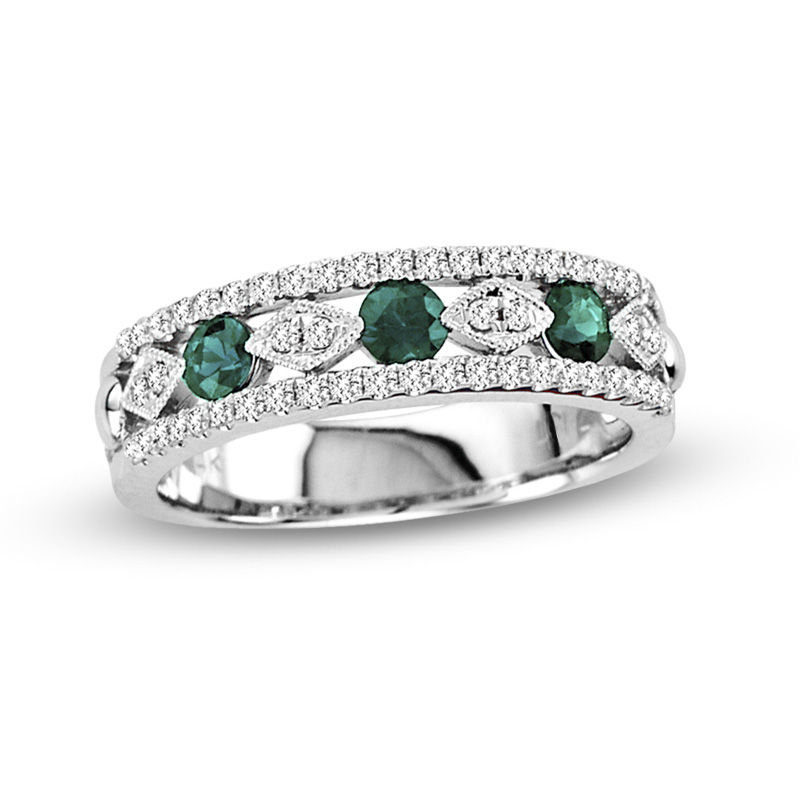 Vintage Style Emerald Halo Pendant with Milgrain Detailing 2.5mm Emerald