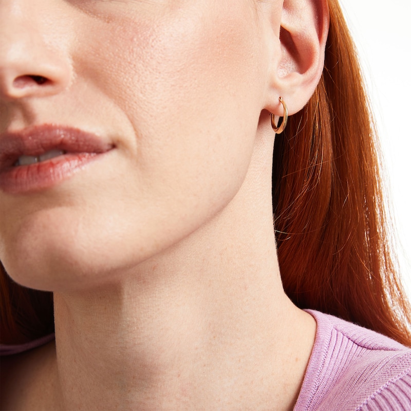 Main Image 2 of 15.43mm Swirl Tube Huggie Hoop Earrings in 14K Gold