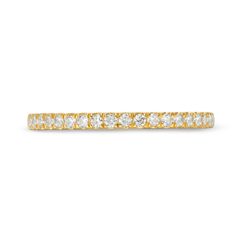 Main Image 4 of 1/4 CT. T.W. Diamond Wedding Band in 10K Gold