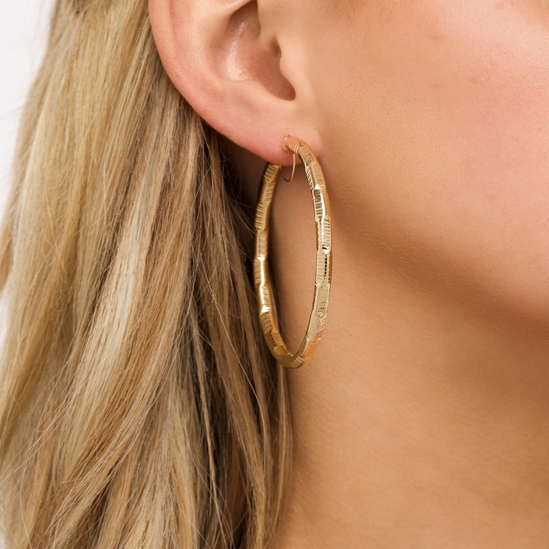 Main Image 2 of Made in Italy 4.0mm Diamond-Cut Art Deco Pattern Tube Hoop Earrings in 14K Gold