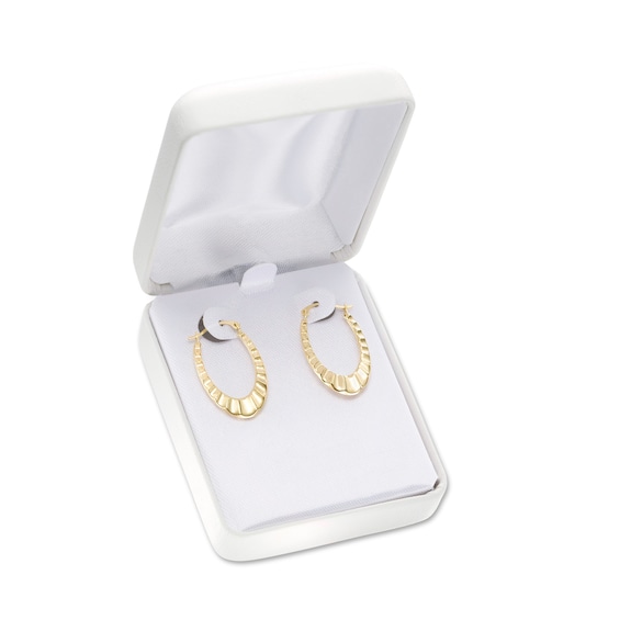 18.5 x 29.0mm Wavy Oval Hoop Earrings in 14K Gold 18.5 x 29.0mm Wavy Oval Hoop Earrings in 14K Gold