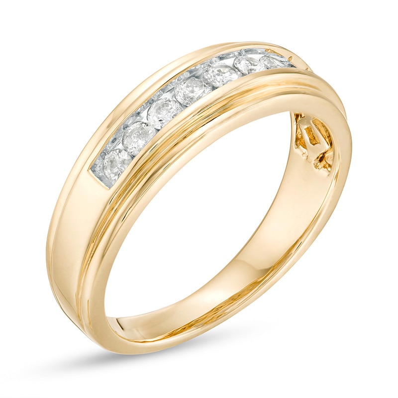 Men's 1/2 CT. T.W. Diamond Anniversary Band in 10K Gold