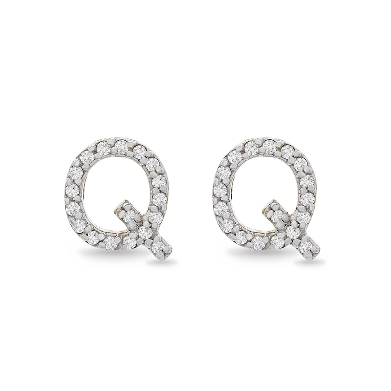 1/10 CT. T.W. Diamond "Q" Initial Stud Earrings in 10K Gold