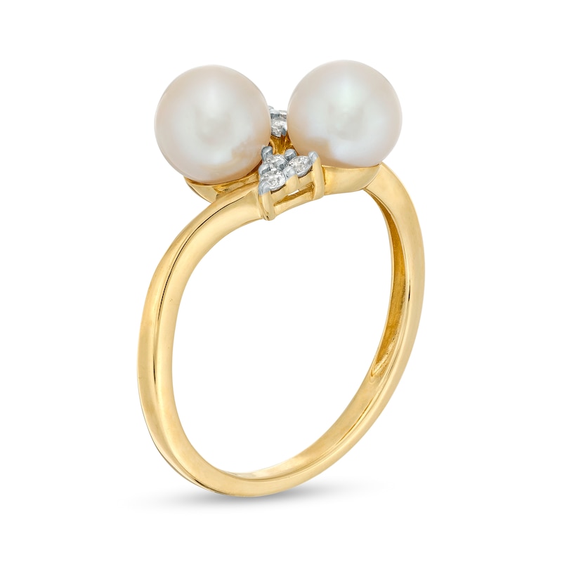 6.0mm Cultured Freshwater Pearl and 1/10 CT. T.W. Diamond Duo Tri-Sides Bypass Ring in 10K Gold