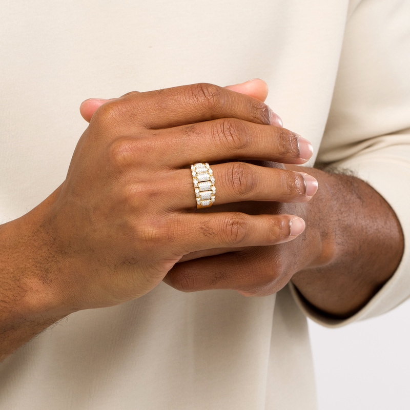 Main Image 2 of 1/2 CT. T.W. Diamond Scalloped Edge Triple Row Band in 10K Gold