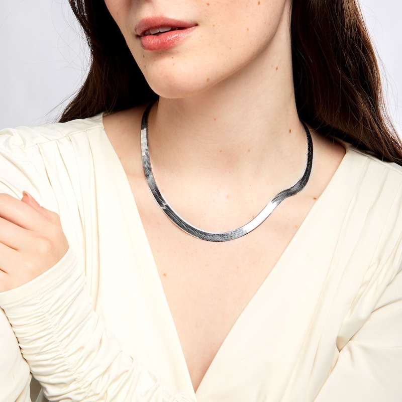 Main Image 2 of 7.0mm Diamond-Cut Herringbone Chain Necklace in Solid Sterling Silver  - 18"