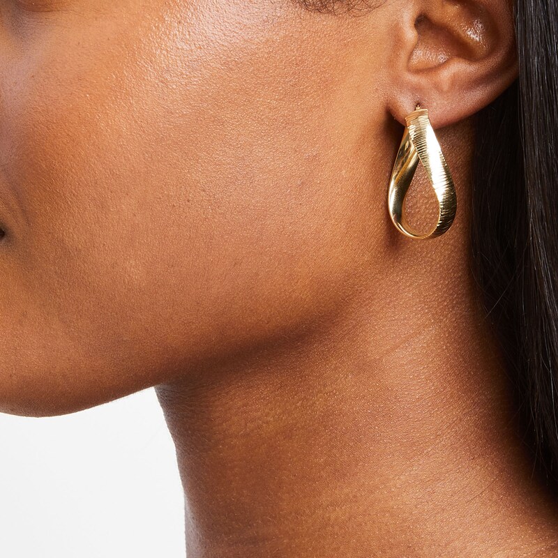 Main Image 2 of Diamond-Cut Wavy 6.0mm Hoop Earrings in Hollow 14K Gold