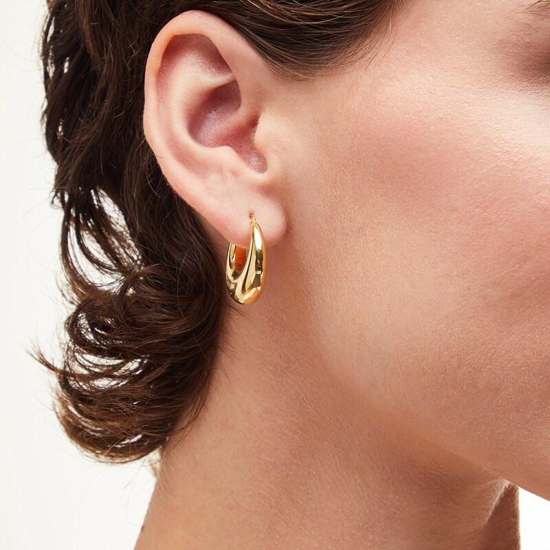 Main Image 2 of Graduated Hoop Earrings in Hollow 14K Gold