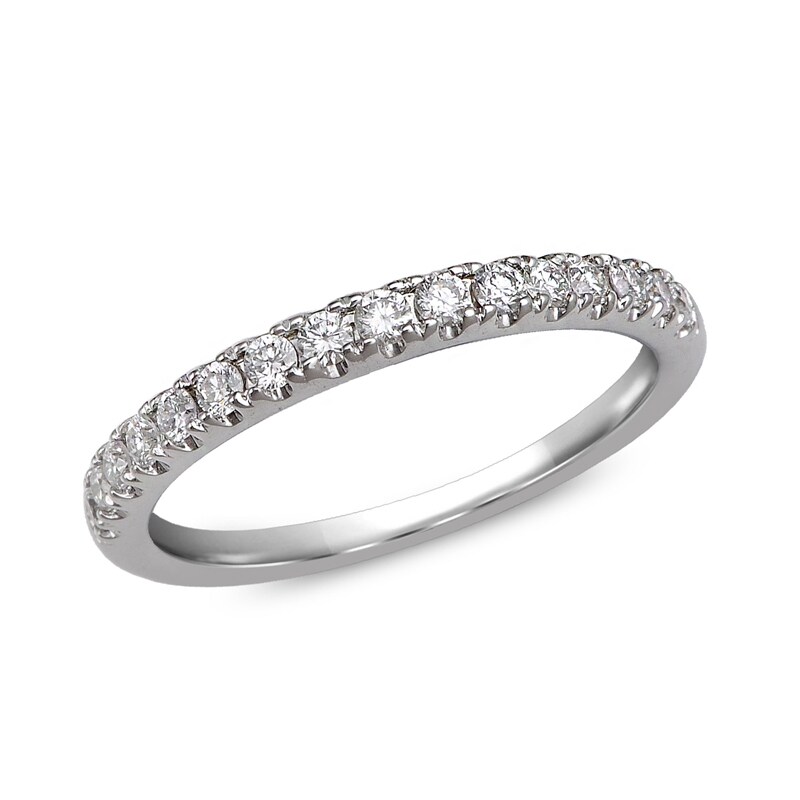 Previously Owned - 1-1/2 CT. T.W.  Radiant-Cut Diamond Bridal Set in 14K White Gold (I/I1)