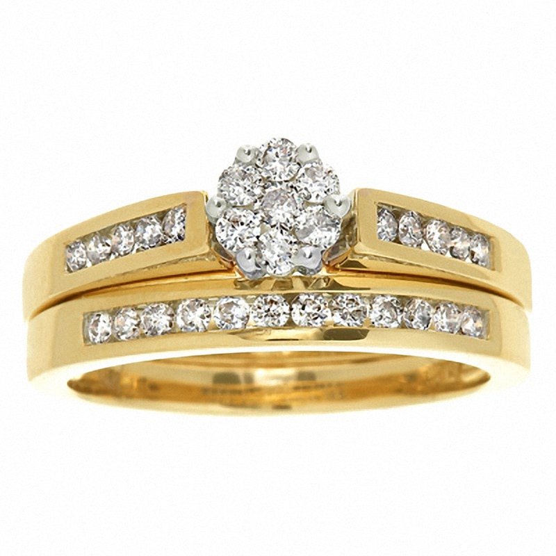 Main Image 1 of Previously Owned 1 CT. T.W.  Multi-Diamond Flower Soldered Bridal Set in 10K Gold