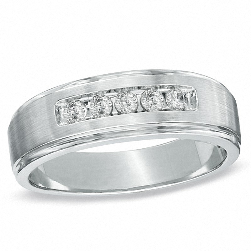 Previously Owned - Men's 1/4 CT. T.W. Diamond Five Stone Band in 14K White Gold