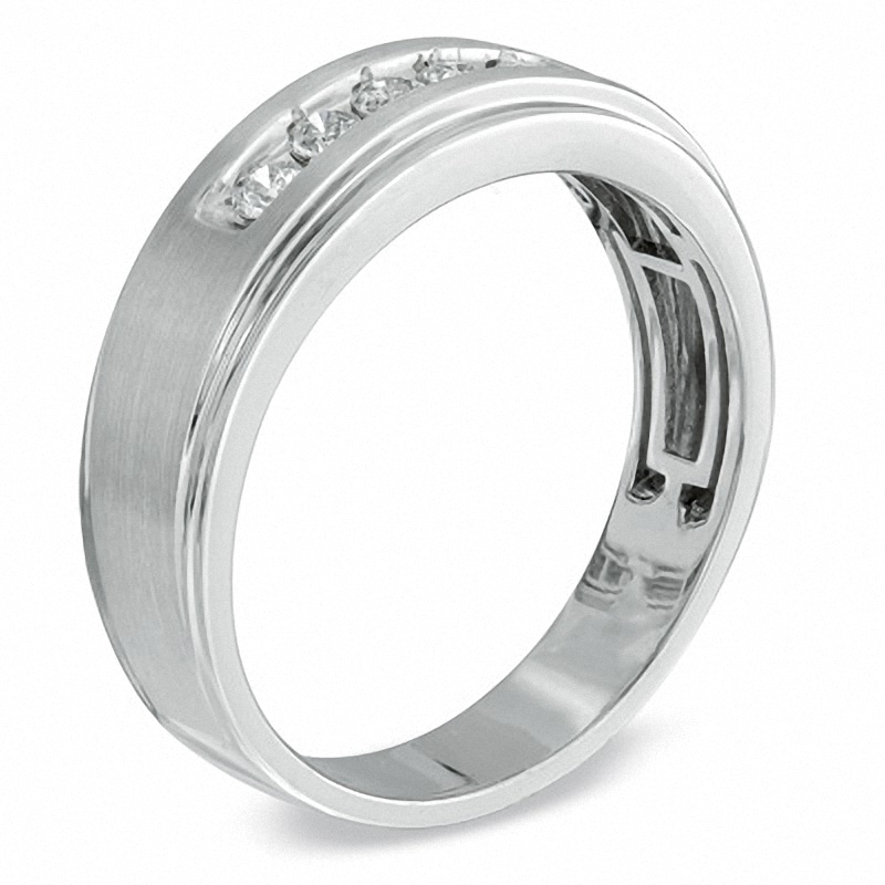 Previously Owned - Men's 1/4 CT. T.W. Diamond Five Stone Band in 14K White Gold