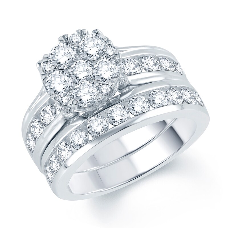 Main Image 1 of Previously Owned - 2-7/8 CT. T.W. Diamond Cluster Bridal Set in 10K White Gold