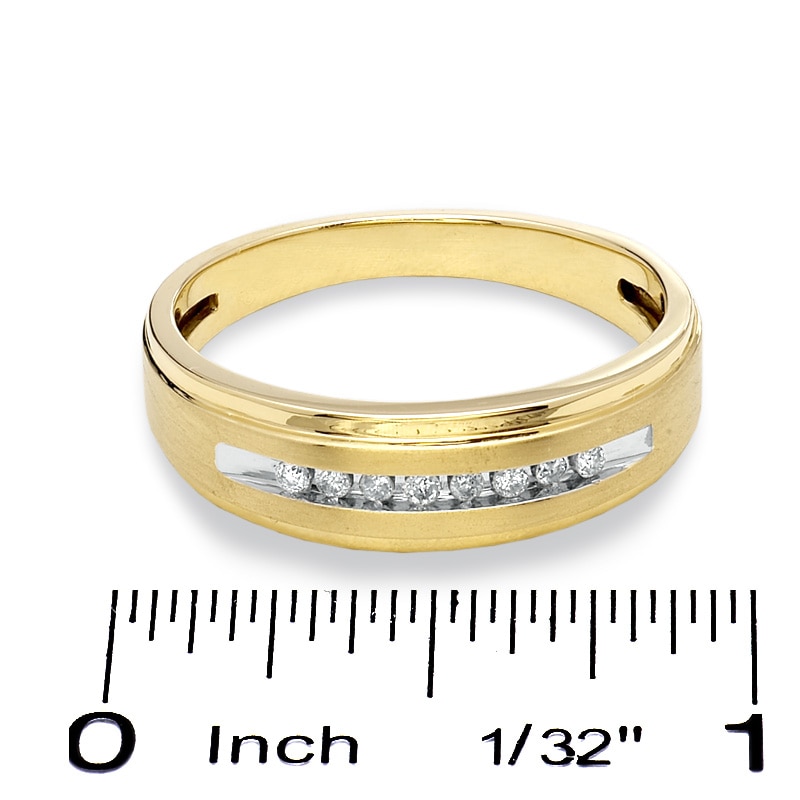 Main Image 3 of Previously Owned 1/10 CT. T.W. Diamond Wedding Band in 10K Gold