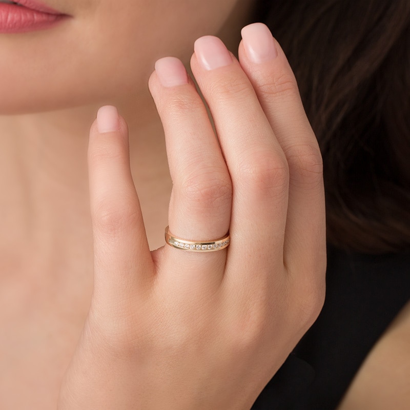 Main Image 3 of Previously Owned - 1/4 CT. T.W. Diamond Channel Band in 14K Gold