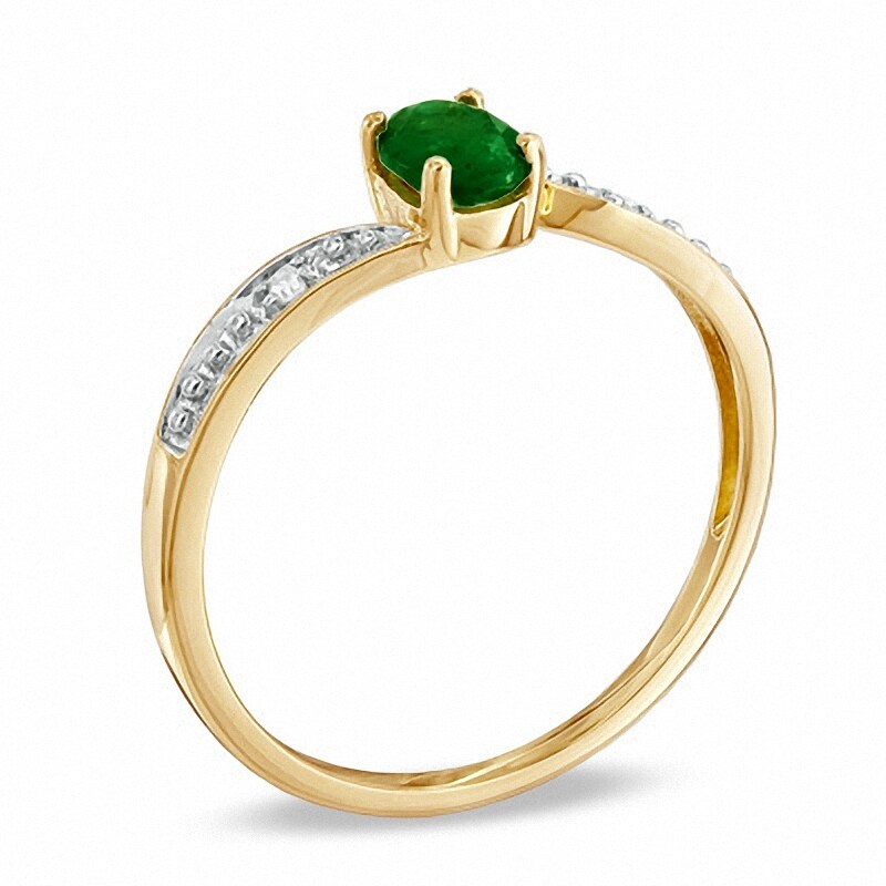 Main Image 2 of Previously Owned - Oval Emerald and Diamond Ring in 10K Gold