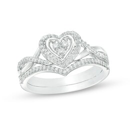 Previously Owned - 1/5 CT. T.W. Diamond Heart Frame Twist Bridal Set in 10K White Gold