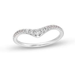 Previously Owned - 1/4 CT. T.W. Diamond Graduated Chevron Anniversary Band in 14K White Gold